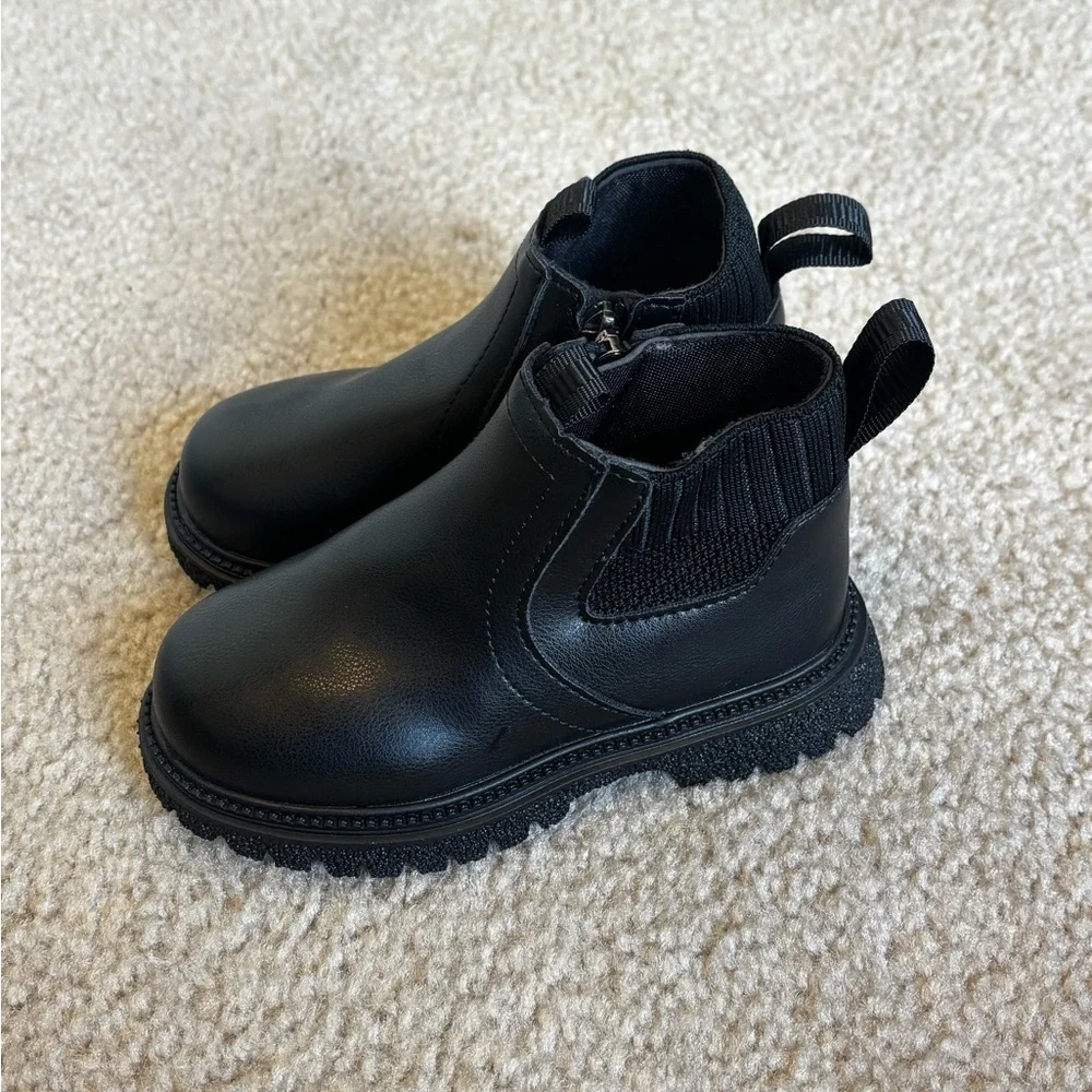 NWOT Black Kids Boots Size 7 With Zipper Enclosire